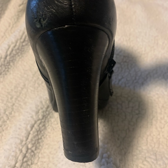 Ralph Lauren Ankle Boot 4” heel  (size 9) - Picture 5 of 6